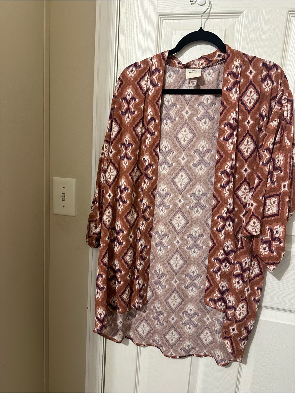 Knox Rose Rust and Cream Open-Front Patterned Kimono